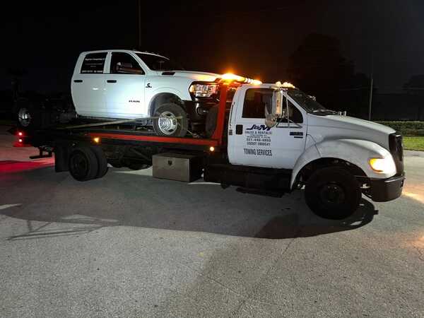 this image shows towing services in Windermere, FL